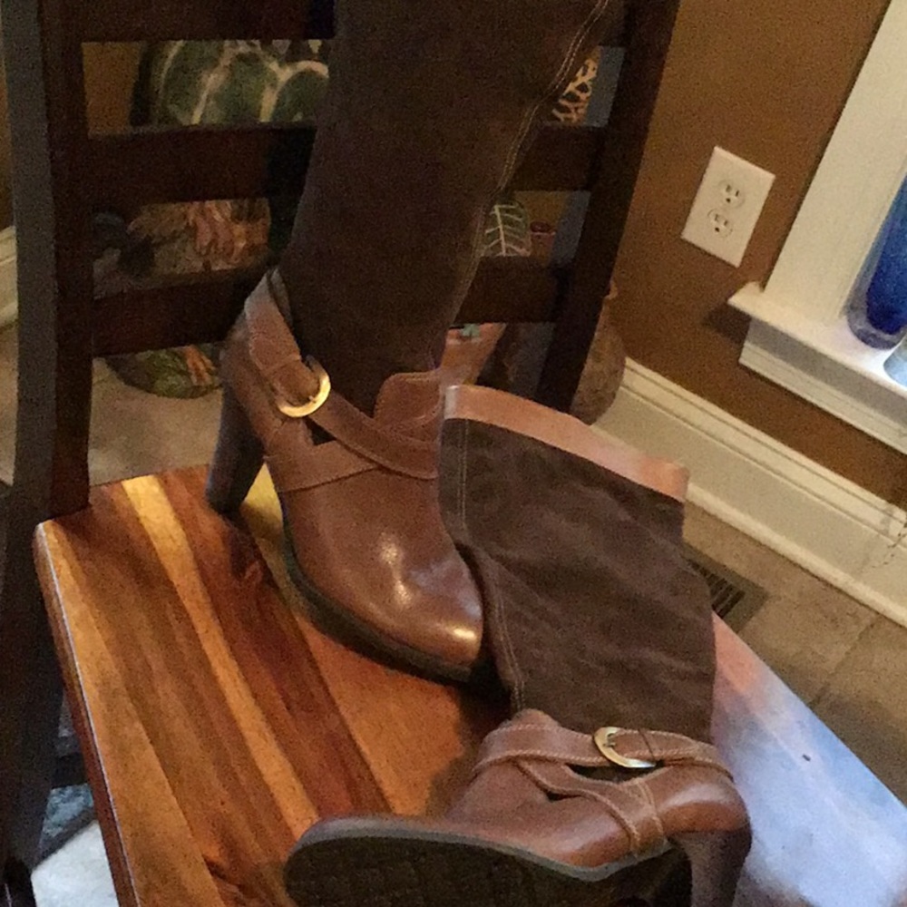 Gorgeous Relativity brown leather and suede boots